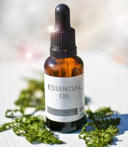 essential-oils-2385087_1920